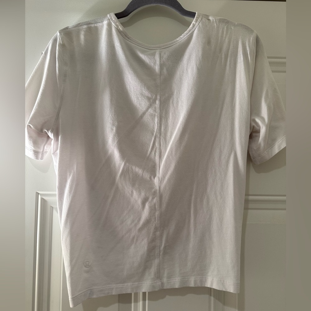 Lululemon white tshirt